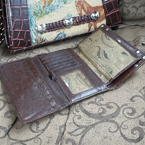 Handcrafted Leather Handbag & Wallet - Picture 13 of 17